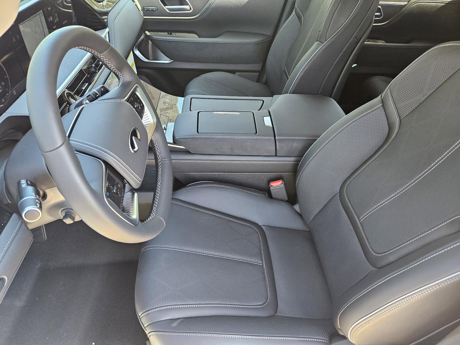 2025 INFINITI QX80 Vehicle Photo in Fort Worth, TX 76132