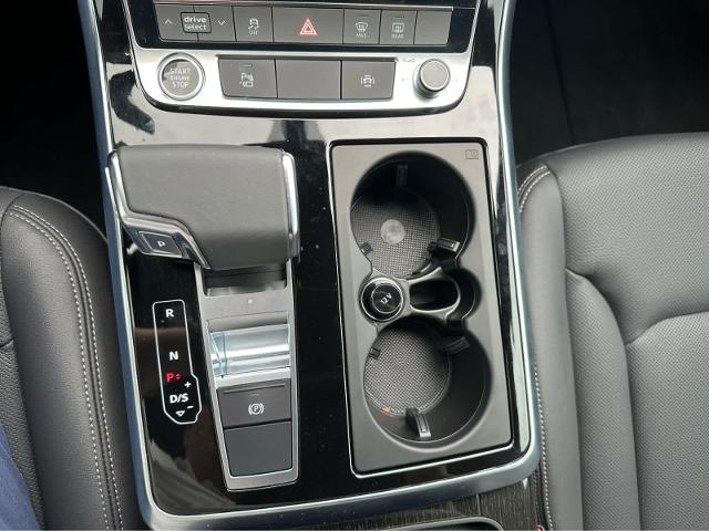 2025 Audi Q7 Vehicle Photo in HOUSTON, TX 77090