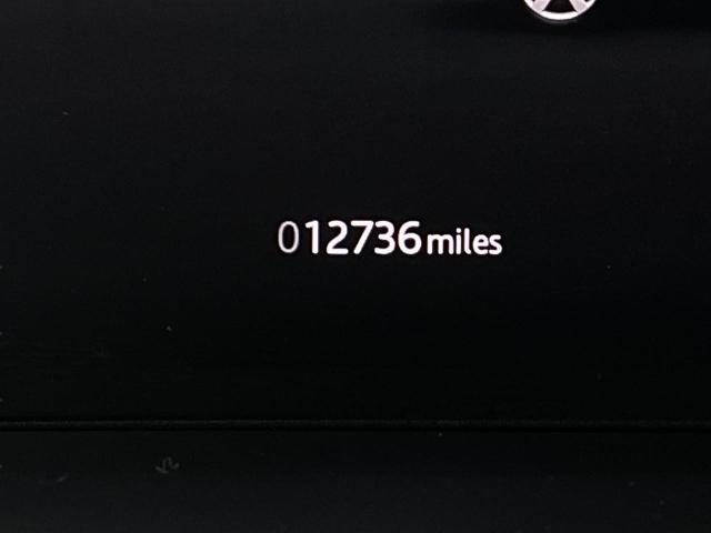 2024 Defender Vehicle Photo in Appleton, WI 54913