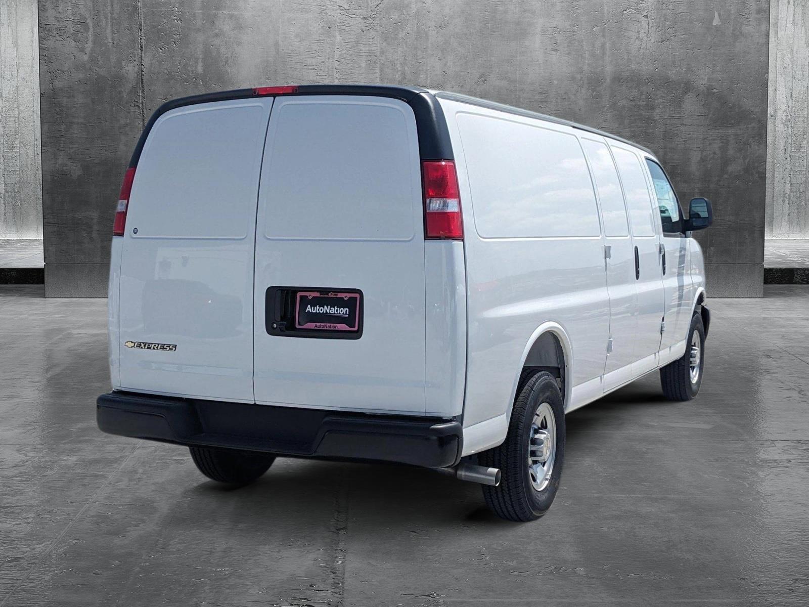 2025 Chevrolet Express Cargo 2500 Vehicle Photo in MIAMI, FL 33172-3015