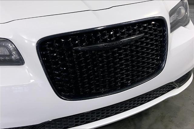 2022 Chrysler 300 Vehicle Photo in Kansas City, MO 64114