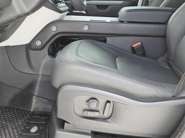 2025 Defender Vehicle Photo in AUSTIN, TX 78717