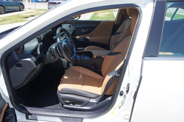 2024 Lexus ES 350 Vehicle Photo in Riverdale, UT 84405