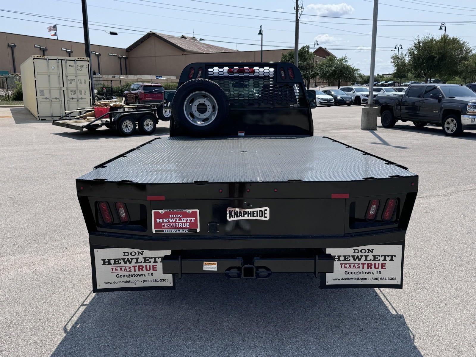 2024 Chevrolet Silverado 3500 HD Chassis Cab Vehicle Photo in GEORGETOWN, TX 78626-7508