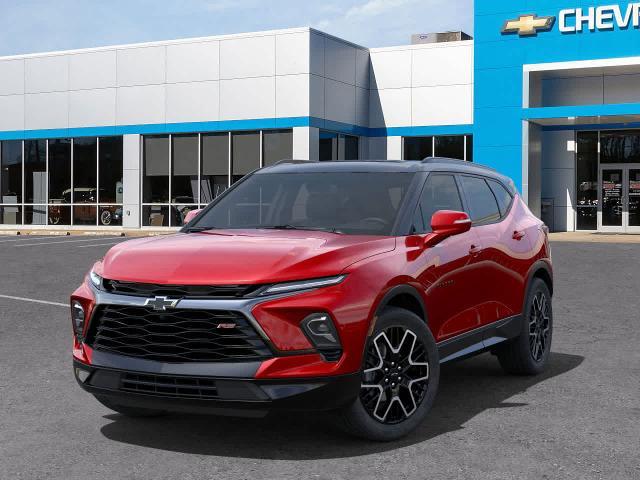 2025 Chevrolet Blazer Vehicle Photo in MOON TOWNSHIP, PA 15108-2571