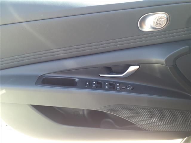 2024 Hyundai ELANTRA Vehicle Photo in Peoria, IL 61615