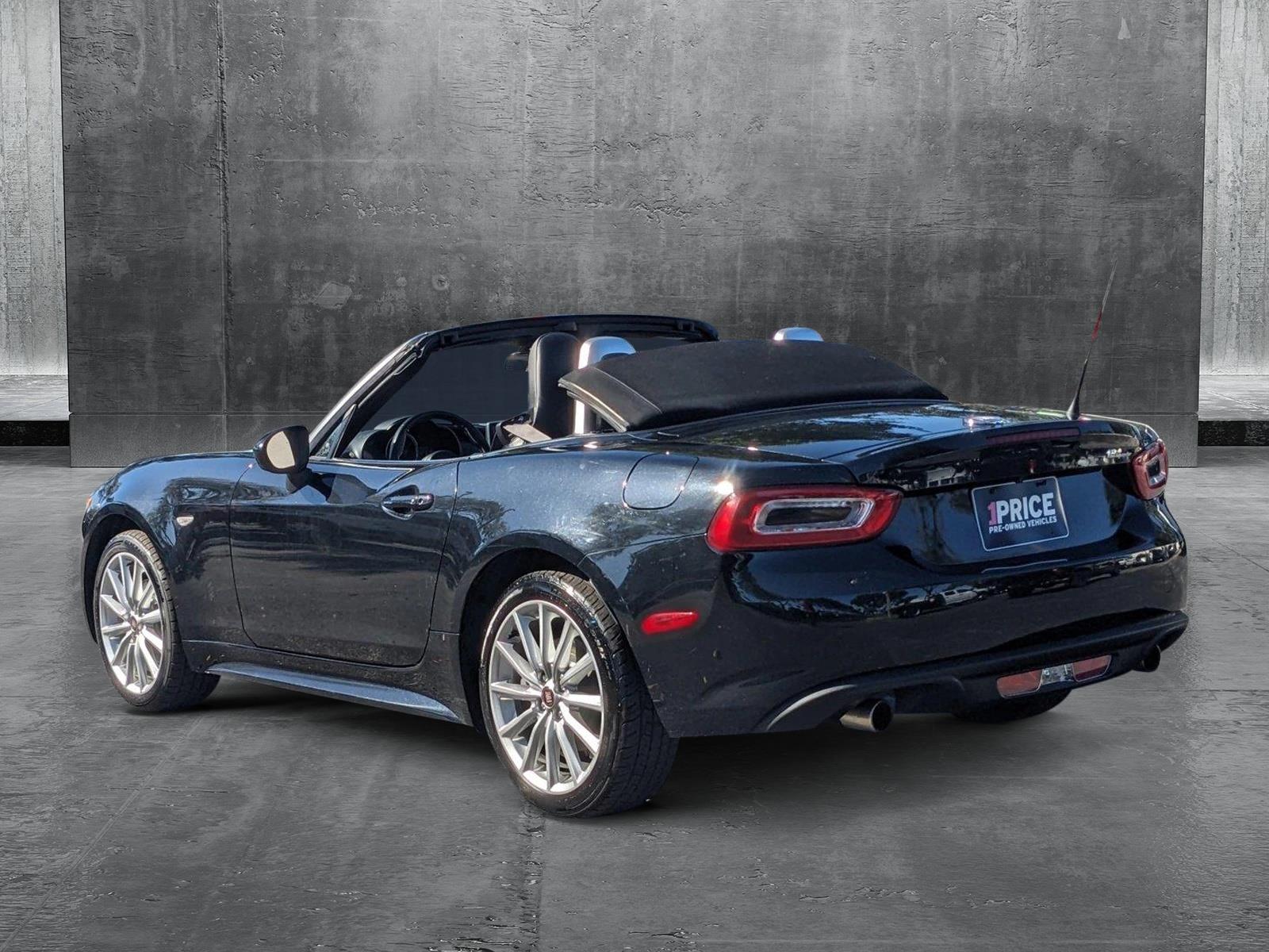 2017 FIAT 124 Spider Vehicle Photo in GREENACRES, FL 33463-3207