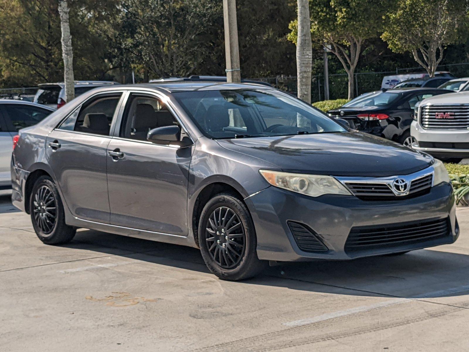 2014 Toyota Camry Vehicle Photo in Davie, FL 33331