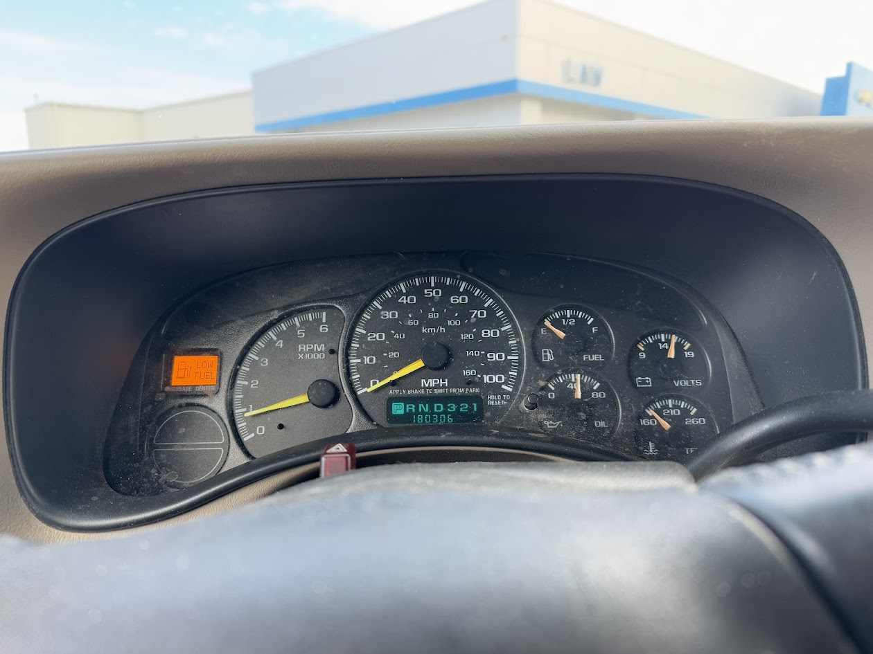 2001 Chevrolet Silverado 1500 Vehicle Photo in BOONVILLE, IN 47601-9633