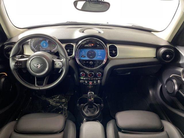 2024 MINI Hardtop 4 Door Vehicle Photo in PHOENIX, AZ 85014-3381