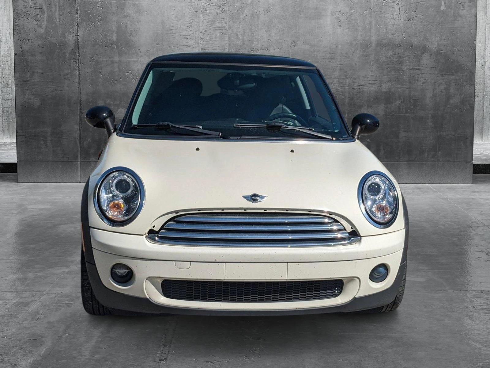 2009 MINI Cooper Hardtop 2 Door Vehicle Photo in Jacksonville, FL 32256