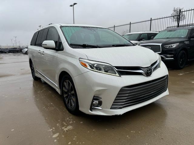 2018 Toyota Sienna Vehicle Photo in Grapevine, TX 76051