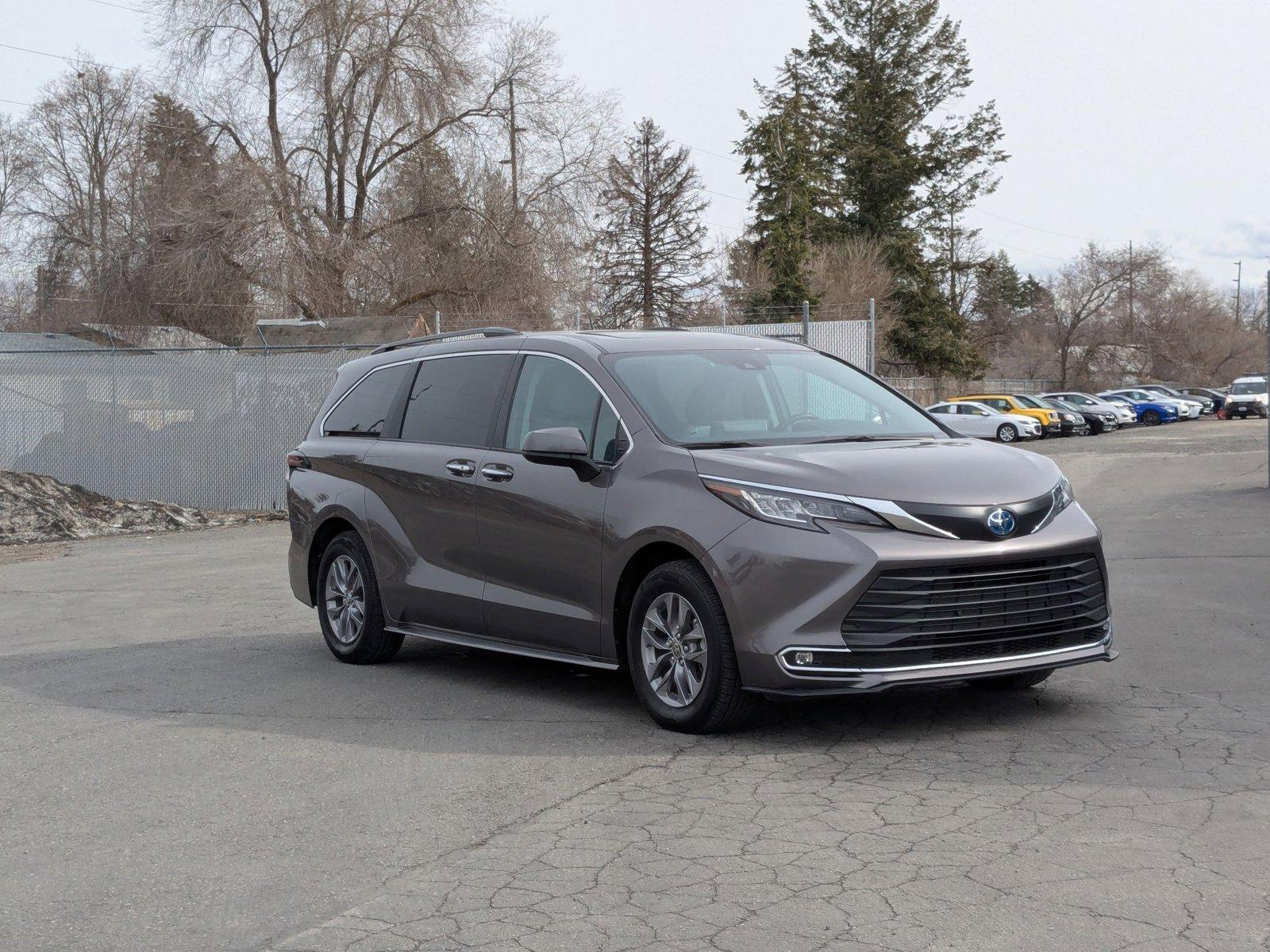 2023 Toyota Sienna Vehicle Photo in Spokane Valley, WA 99212