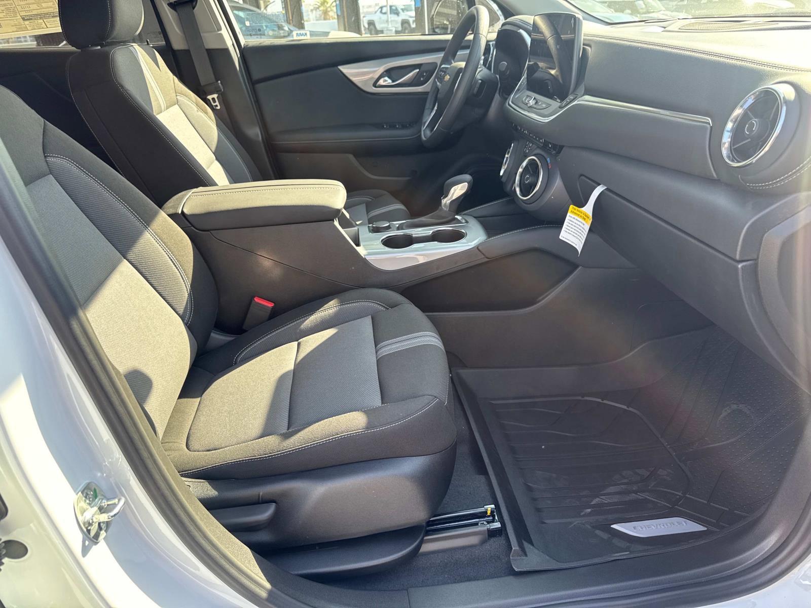2025 Chevrolet Blazer Vehicle Photo in LOS ANGELES, CA 90007-3794