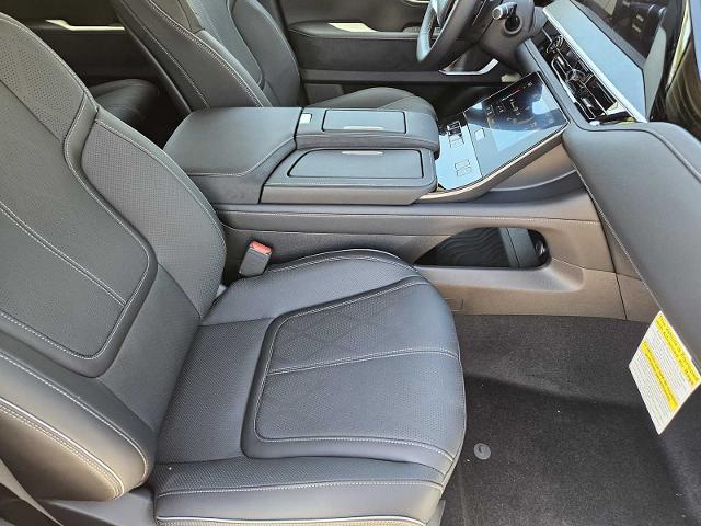 2025 INFINITI QX80 Vehicle Photo in Fort Worth, TX 76132