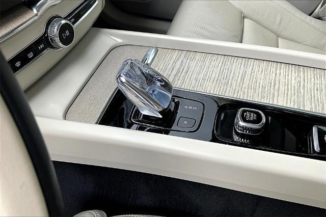 2022 Volvo XC60 Vehicle Photo in Houston, TX 77007