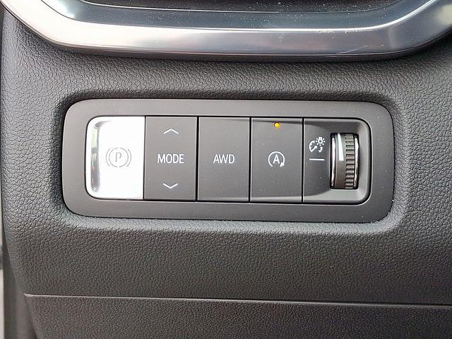 2024 GMC Acadia Vehicle Photo in DANBURY, CT 06810-5034