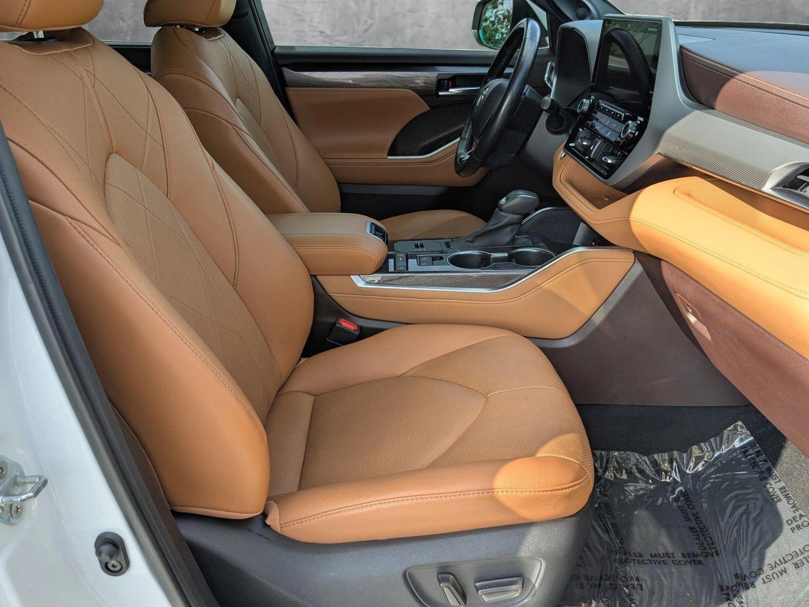 2021 Toyota Highlander Vehicle Photo in Clearwater, FL 33765
