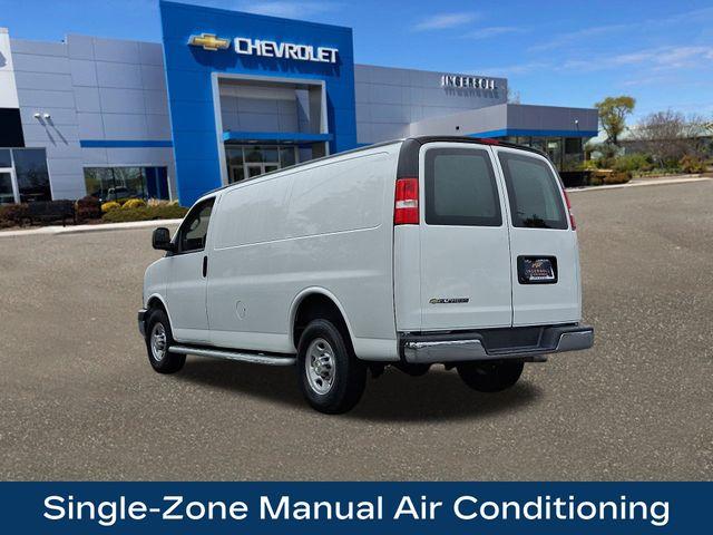 2024 Chevrolet Express Cargo 2500 Vehicle Photo in DANBURY, CT 06810-5034