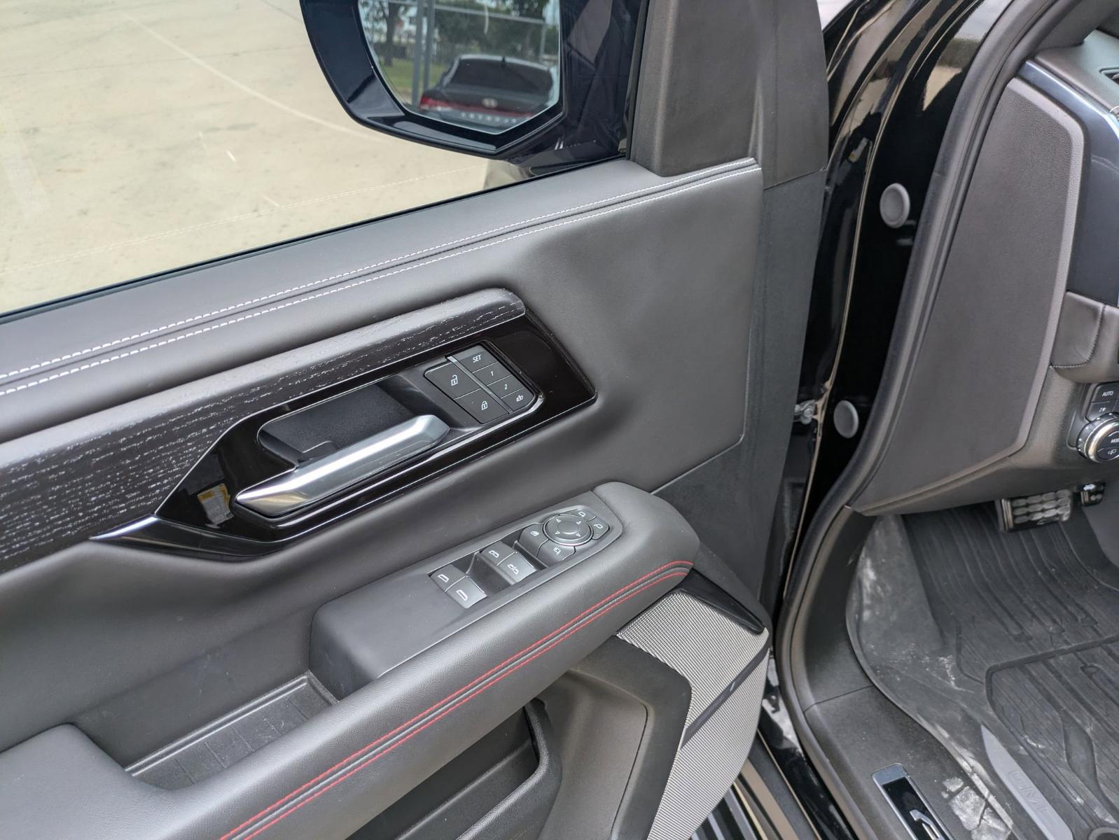 2025 GMC Yukon Vehicle Photo in SELMA, TX 78154-1460