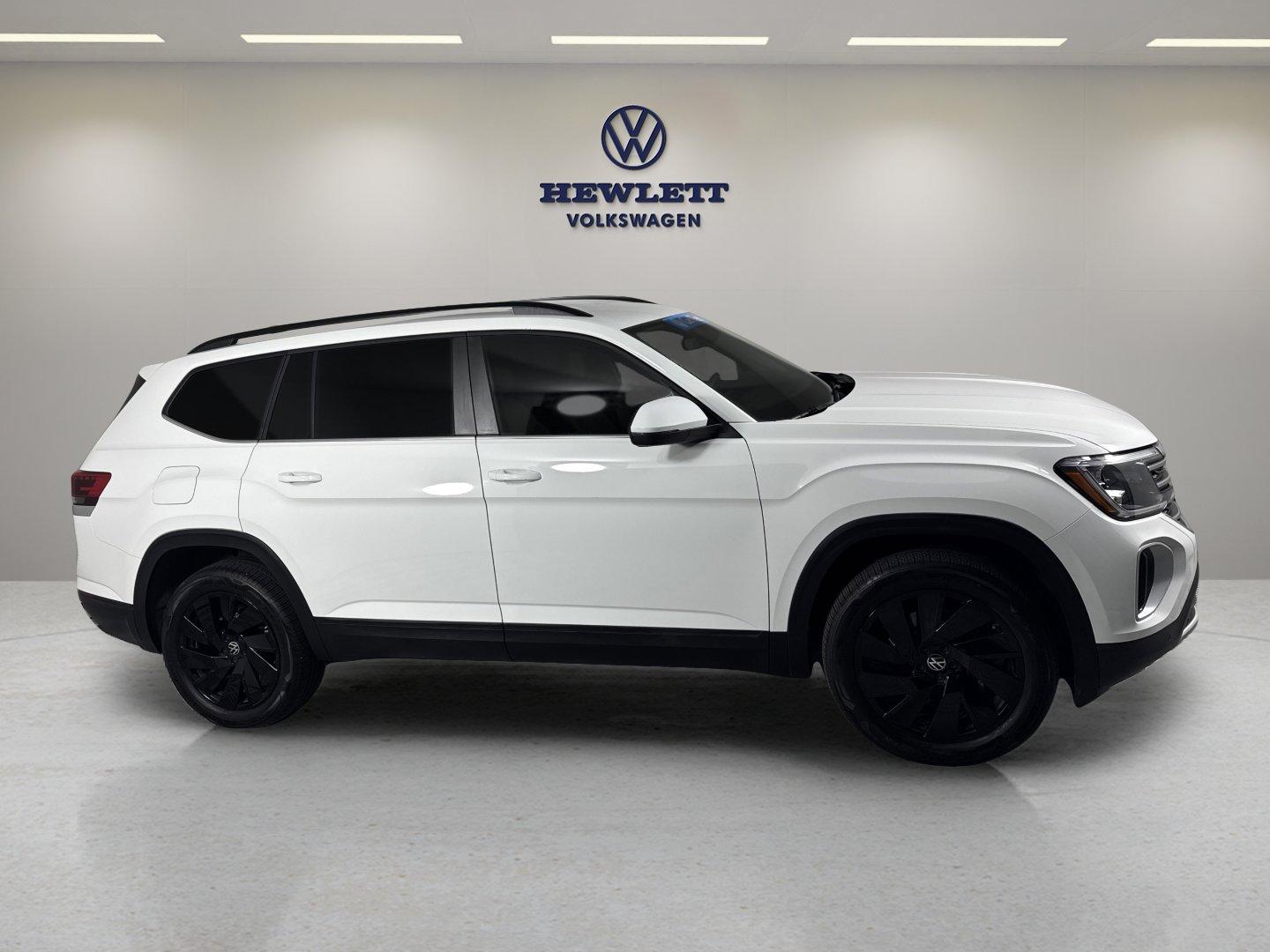 2024 Volkswagen Atlas Vehicle Photo in Georgetown, TX 78626