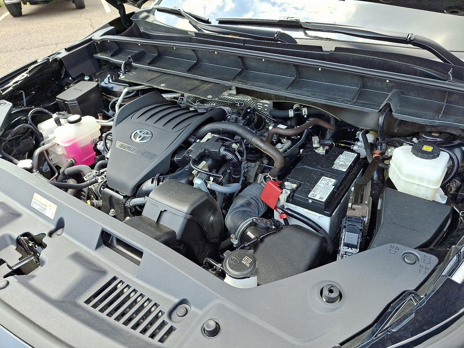 2024 Toyota Highlander Vehicle Photo in Trevose, PA 19053