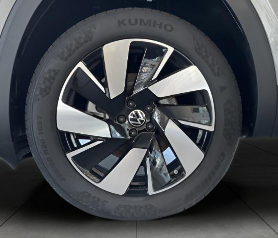 2025 Volkswagen Atlas Cross Sport Vehicle Photo in Oshkosh, WI 54904