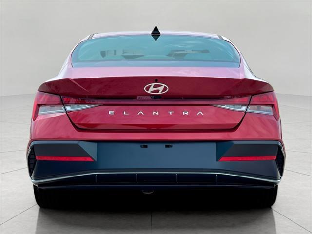 2024 Hyundai ELANTRA Vehicle Photo in Green Bay, WI 54304