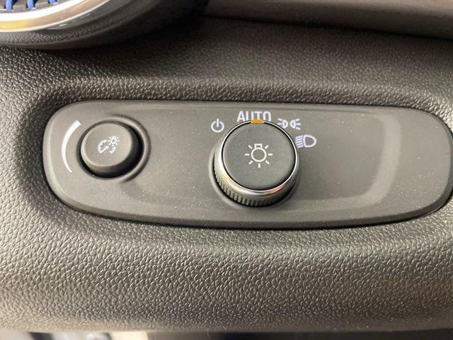 2025 Chevrolet Trax Vehicle Photo in PHOENIX, AZ 85014-3381
