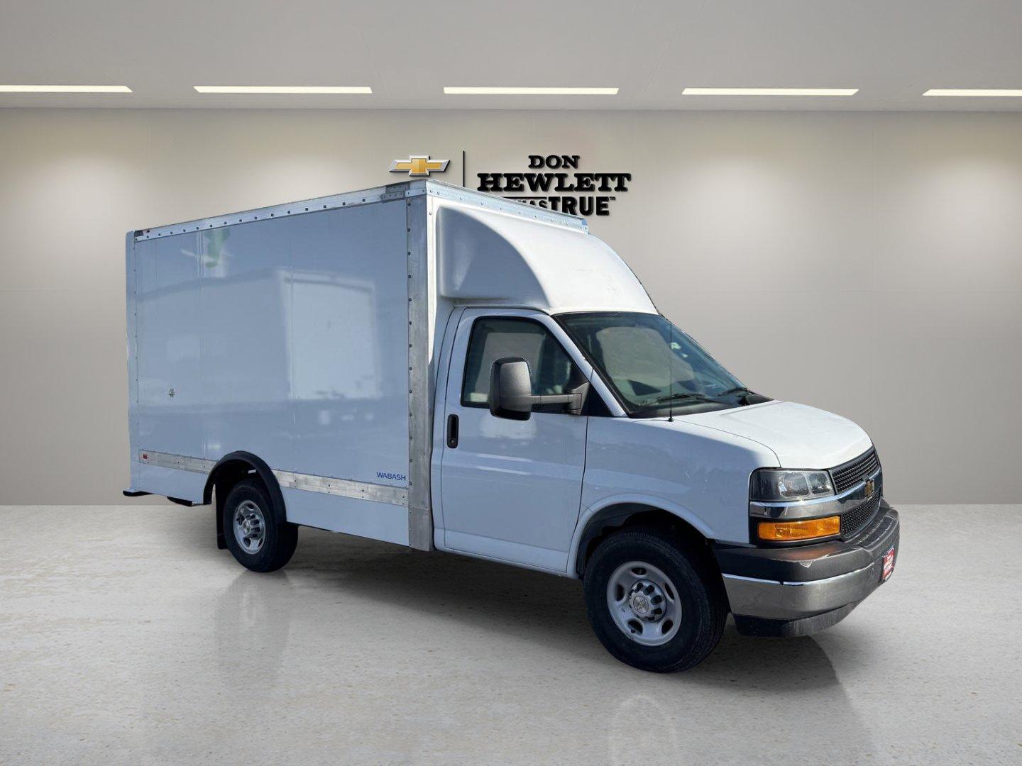 2024 Chevrolet Express Cutaway 3500 Vehicle Photo in GEORGETOWN, TX 78626-7508