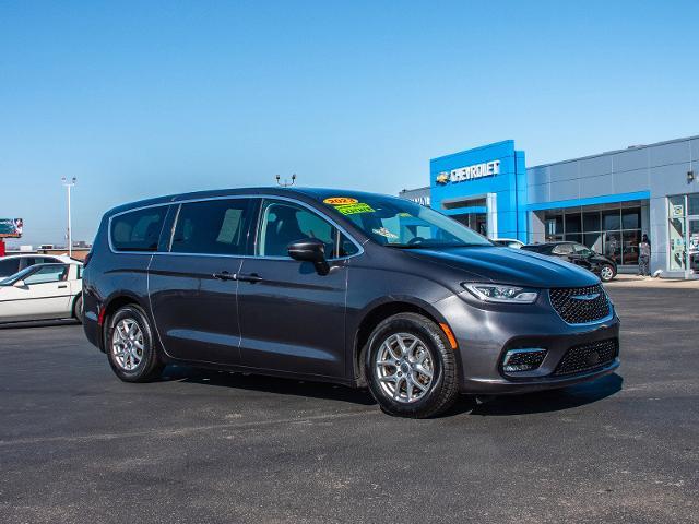 2023 Chrysler Pacifica Vehicle Photo in MADISON, IN 47250-1611