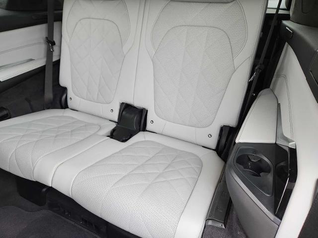 2024 BMW X7 xDrive40i Vehicle Photo in PLANO, TX 75024