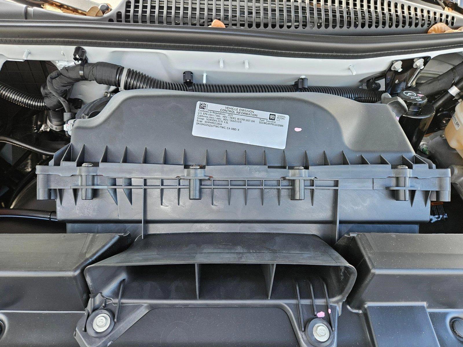 2025 Chevrolet Express Cargo 2500 Vehicle Photo in GREENACRES, FL 33463-3207