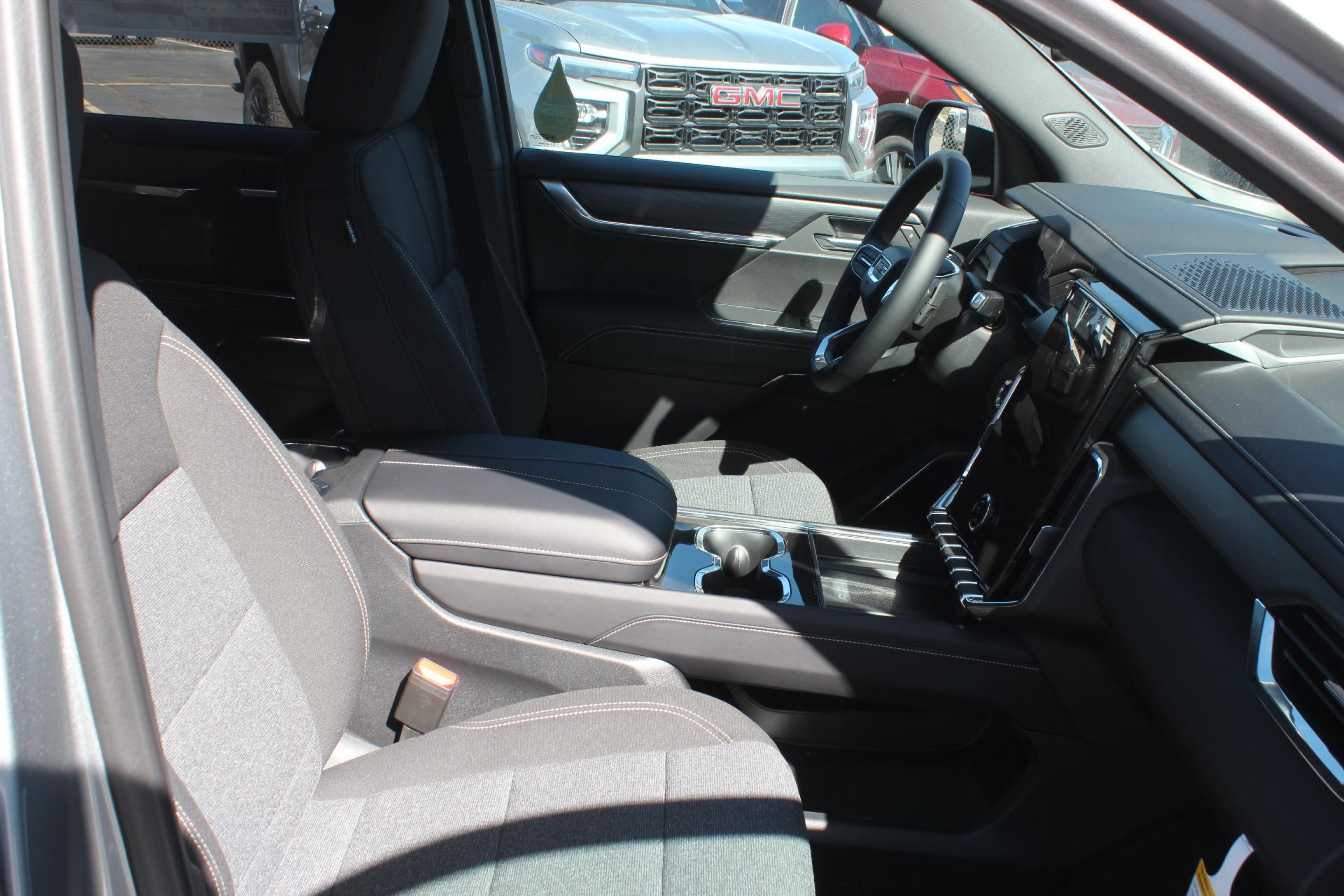 2025 GMC Acadia Vehicle Photo in AURORA, CO 80012-4011
