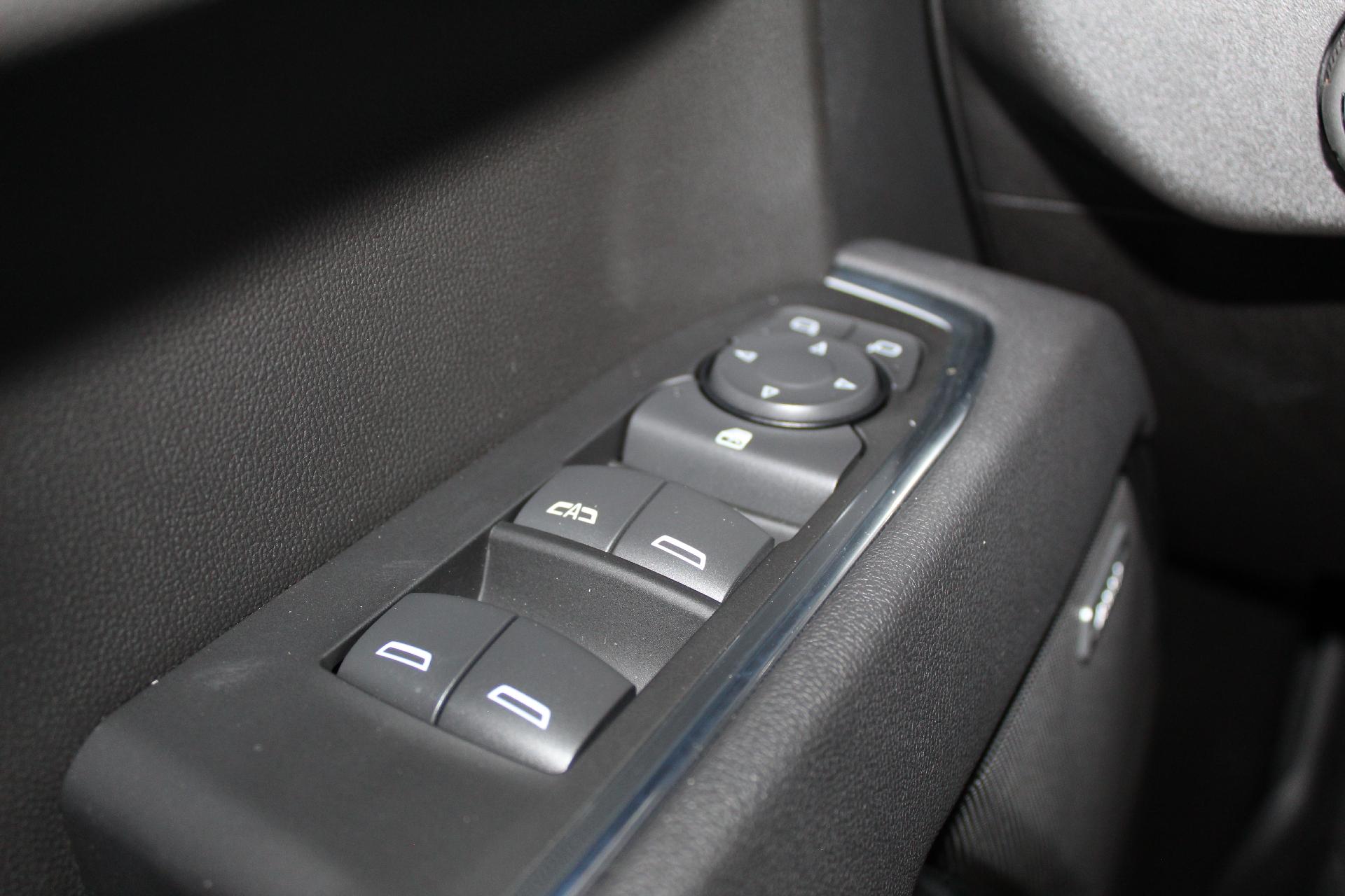 2025 Chevrolet Silverado 1500 Vehicle Photo in NORTHAMPTON, MA 01060-1120