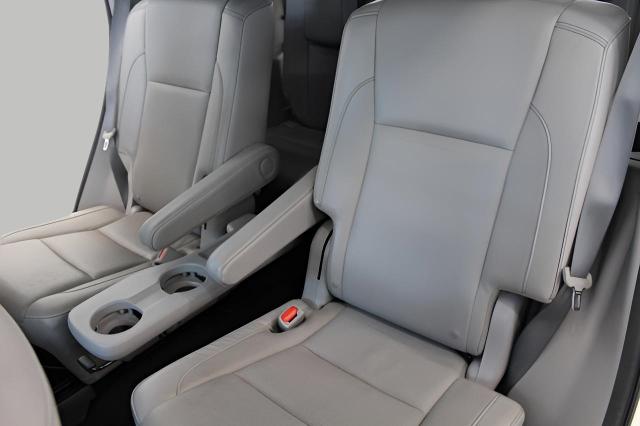 2016 Toyota Highlander Vehicle Photo in Green Bay, WI 54304