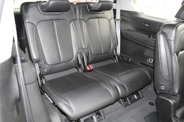 2023 Jeep Grand Cherokee L Vehicle Photo in Cedar Rapids, IA 52402