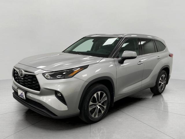 2022 Toyota Highlander Vehicle Photo in Appleton, WI 54913
