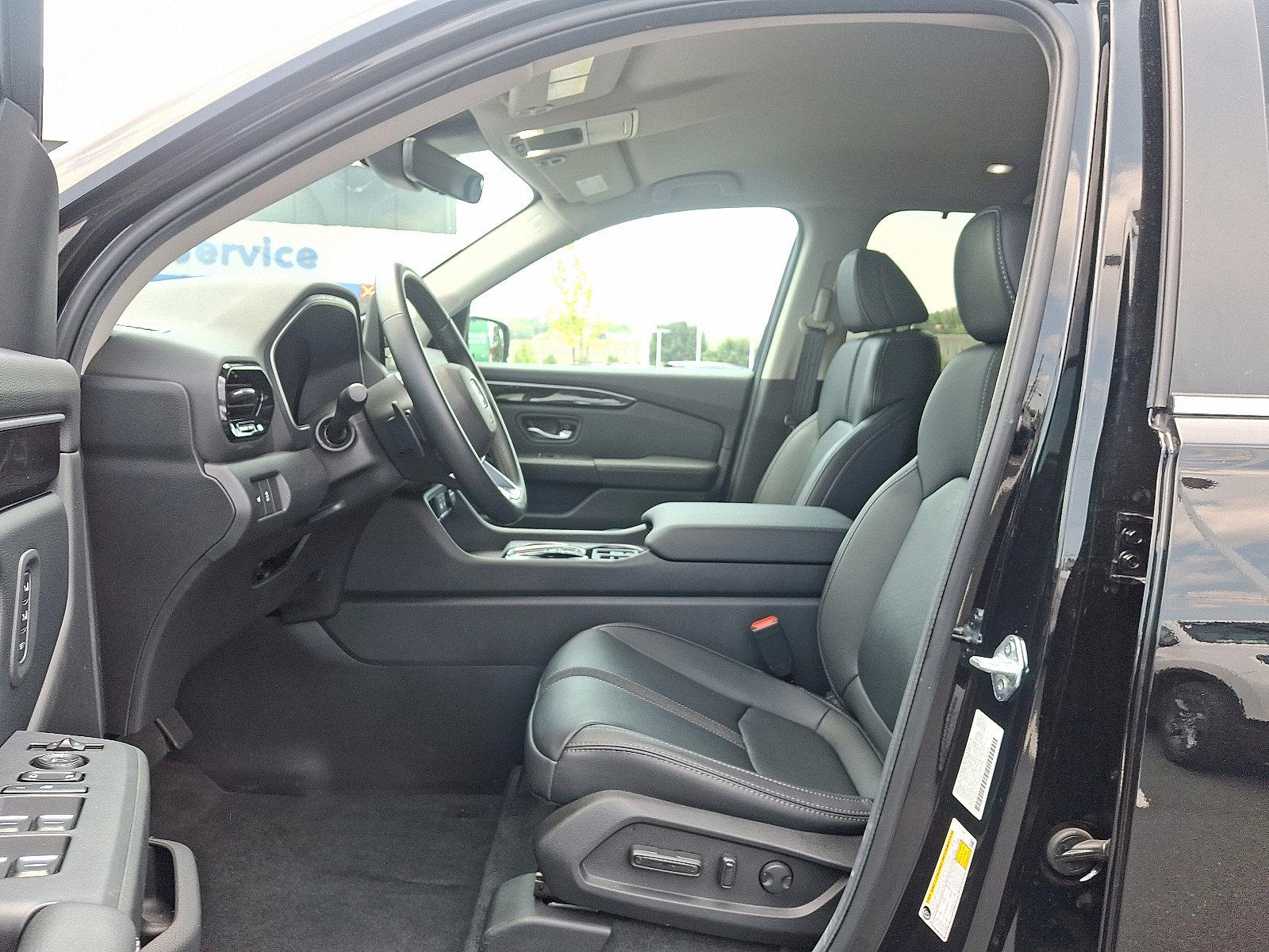 2025 Honda Pilot Vehicle Photo in Harrisburg, PA 17111