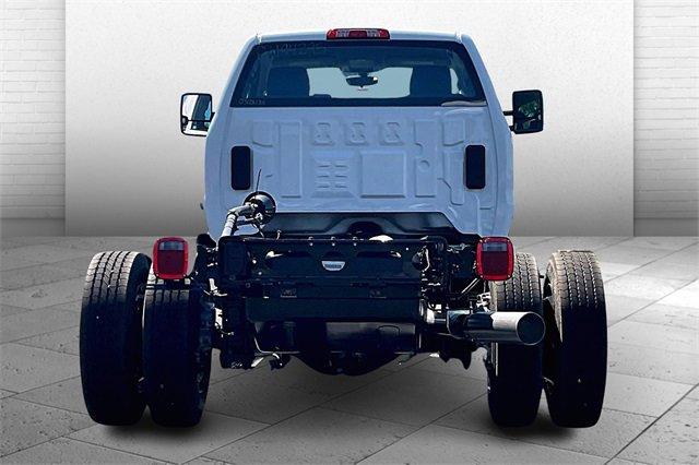 2024 Chevrolet Silverado 6500 HD Vehicle Photo in INDEPENDENCE, MO 64055-1314