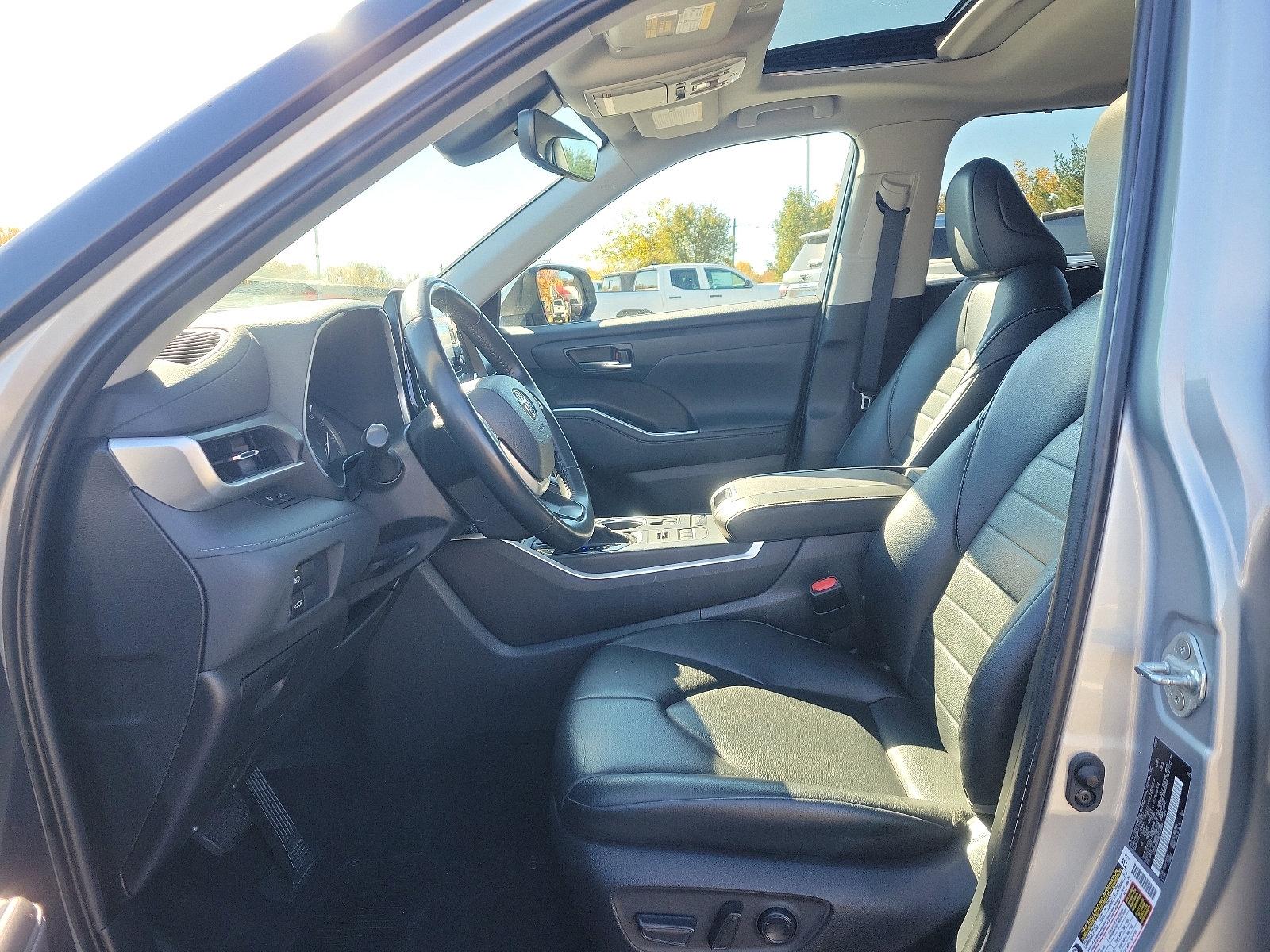 2022 Toyota Highlander Vehicle Photo in Trevose, PA 19053