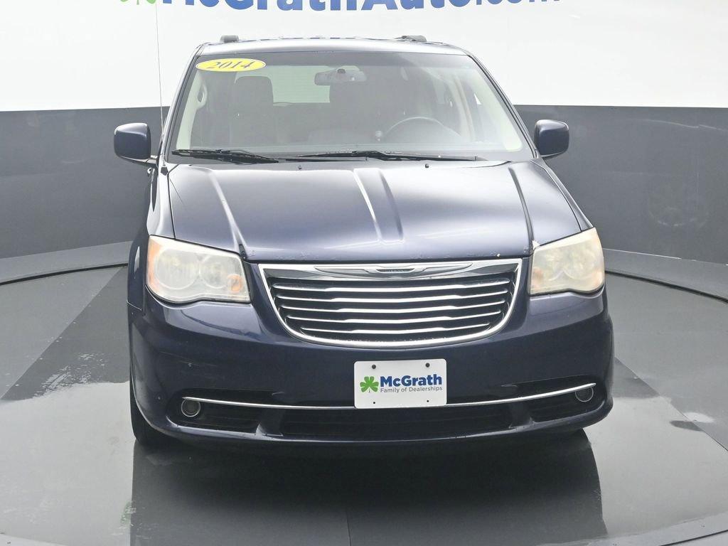 2014 Chrysler Town & Country Vehicle Photo in Cedar Rapids, IA 52402