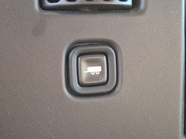2023 GMC Savana Passenger 3500 Vehicle Photo in PAWLING, NY 12564-3219