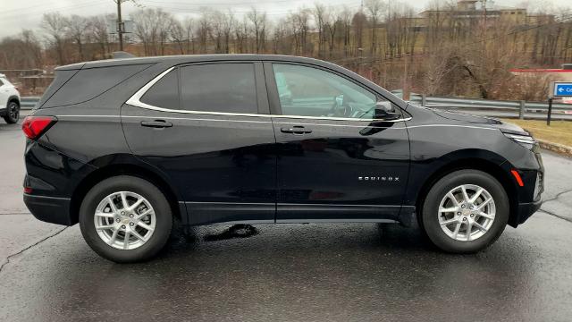 2022 Chevrolet Equinox Vehicle Photo in MOON TOWNSHIP, PA 15108-2571