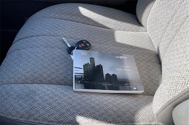 2022 Chevrolet Express Passenger Vehicle Photo in INDEPENDENCE, MO 64055-1314