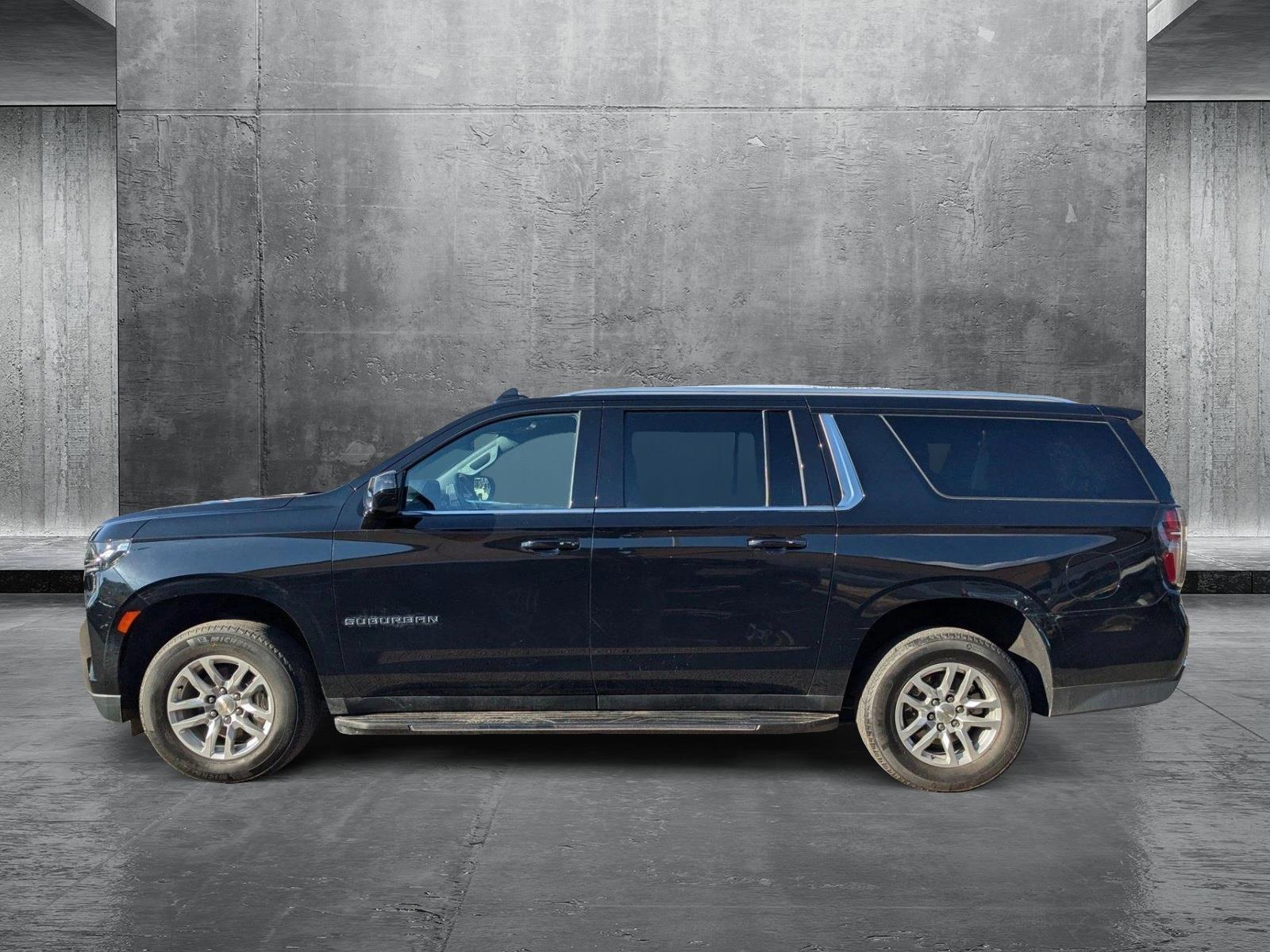 2023 Chevrolet Suburban Vehicle Photo in LONE TREE, CO 80124-2750