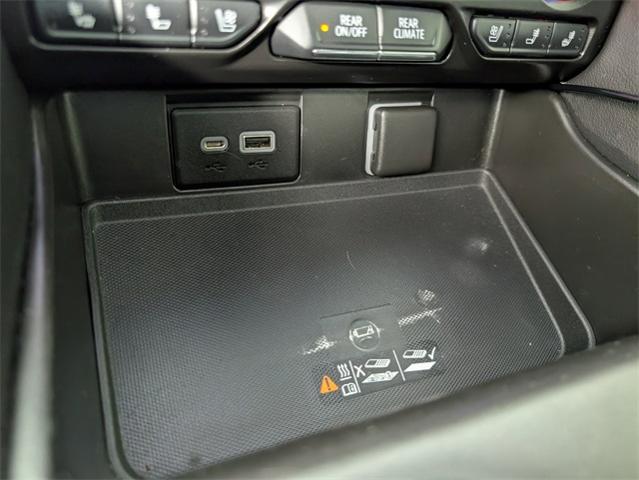 2022 GMC Yukon XL Vehicle Photo in ENGLEWOOD, CO 80113-6708