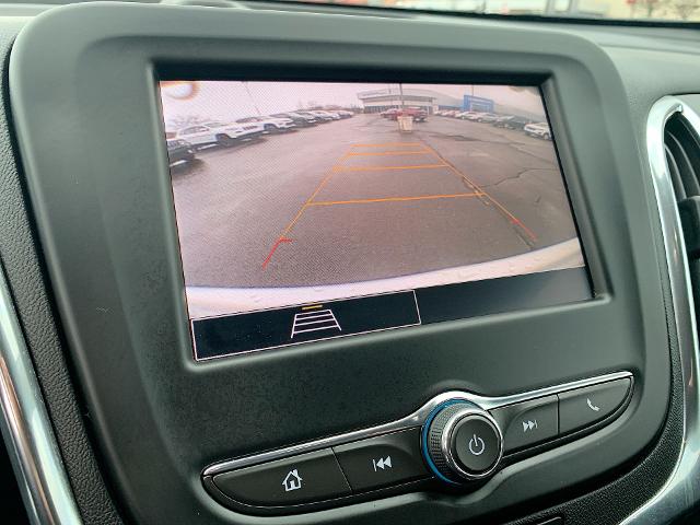 2022 Chevrolet Equinox Vehicle Photo in MOON TOWNSHIP, PA 15108-2571