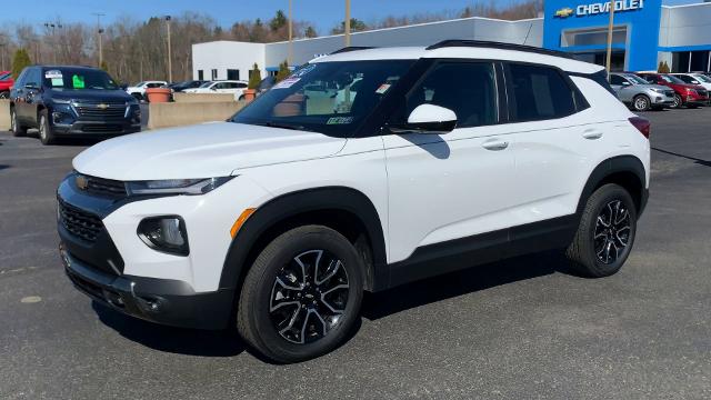 2023 Chevrolet Trailblazer Vehicle Photo in MOON TOWNSHIP, PA 15108-2571