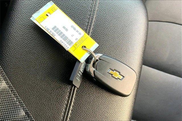 2023 Chevrolet Equinox Vehicle Photo in TOPEKA, KS 66609-0000